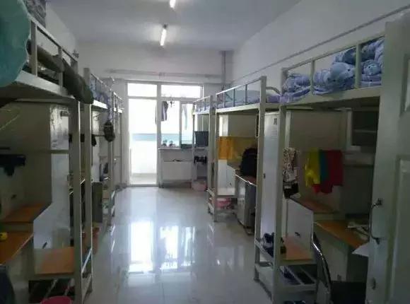 很多大学都没空调,全国没有空调的大学