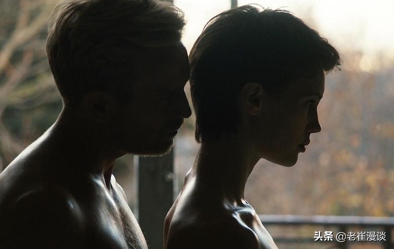 情色的皮囊下,《双面情人》隐现人类的繁衍、万物的物竞天择