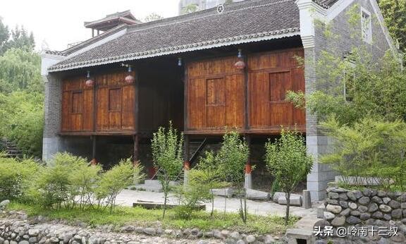 十三叔谈下广西各族各地住房的布局、配置,神龛与火塘的方位等