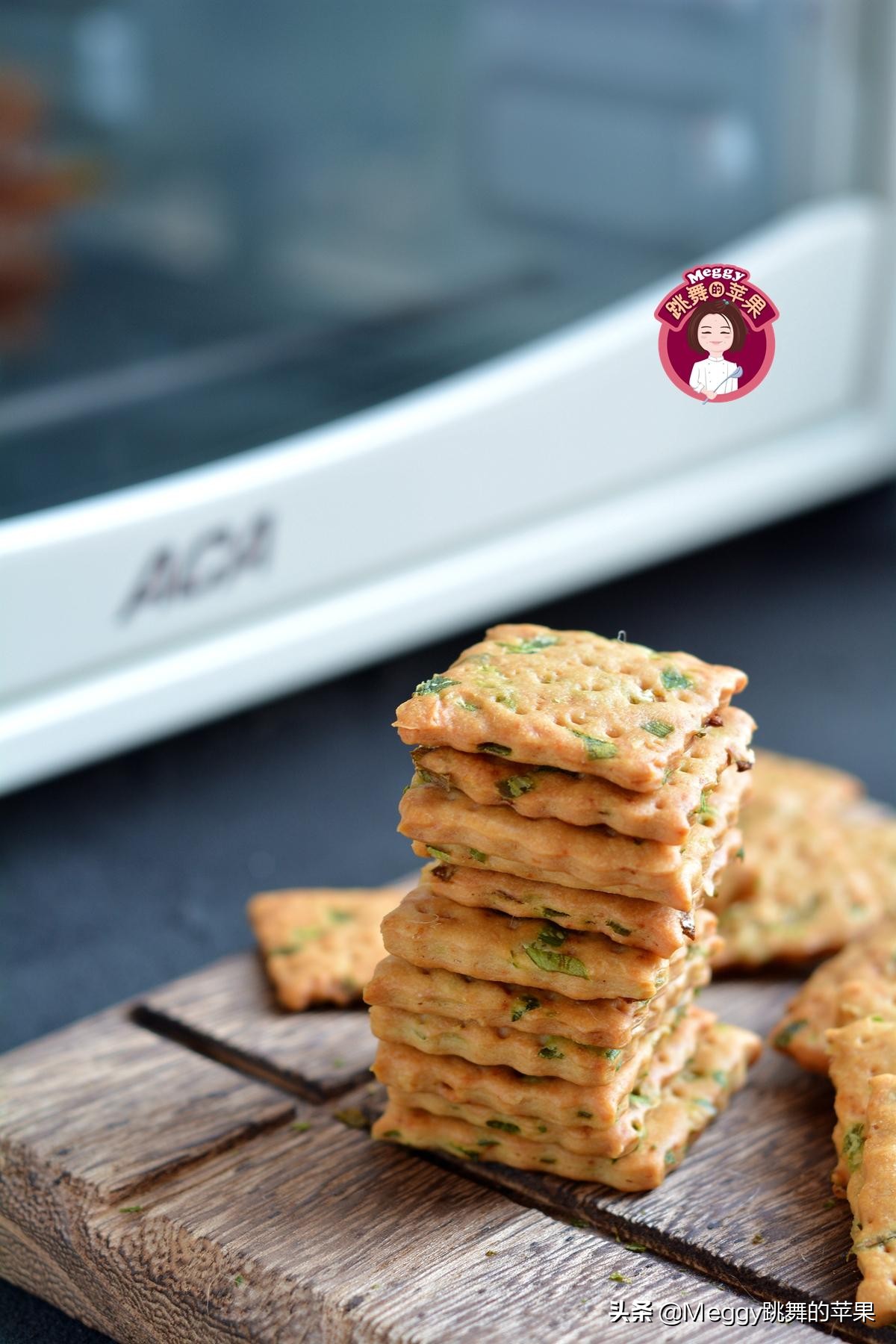 无油苏打饼干自己做,教你轻松做无糖无油小饼干