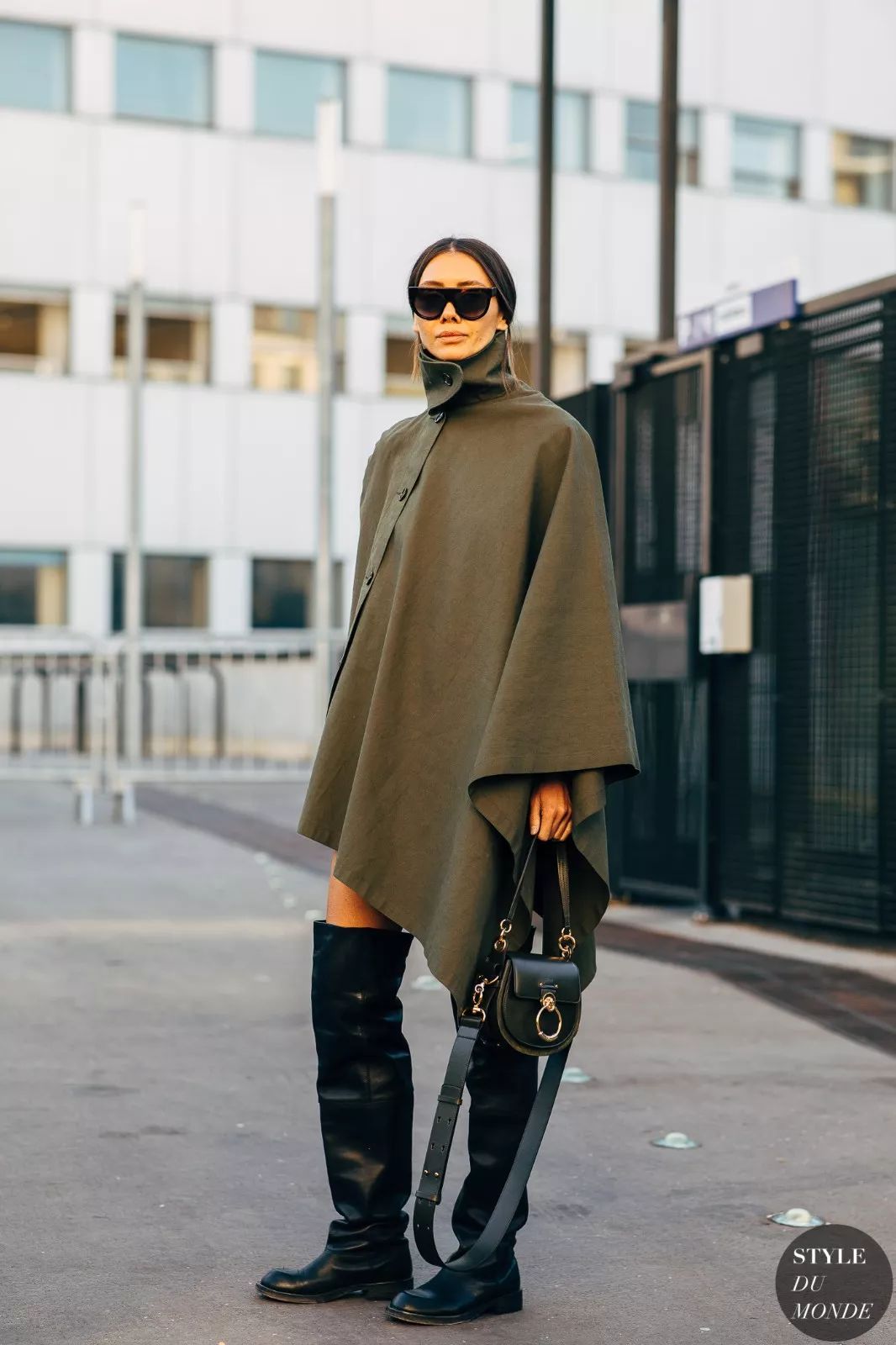 穿上长筒靴，拥有逆天长腿的同时还可以跟秋裤saybyebye