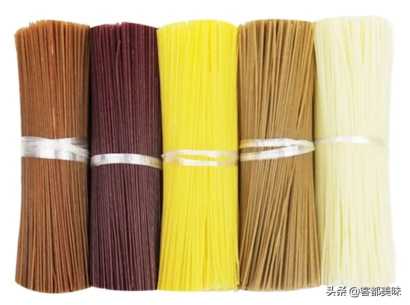 五谷渔粉的汤是什么做的,五谷渔粉汤很浓