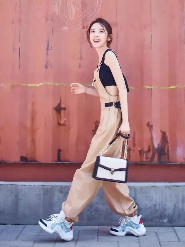 恶霸花衬衫黑色,恶霸穿花衬衫