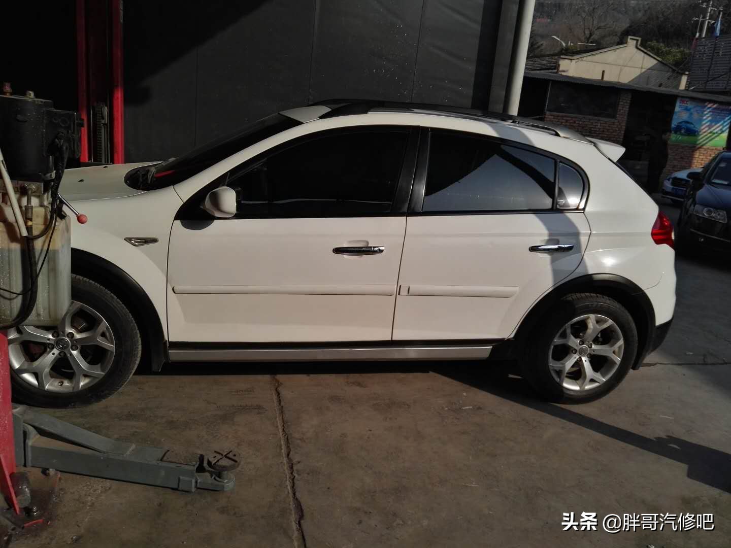 胖哥两百万收奥迪rs6,胖哥收车2万元