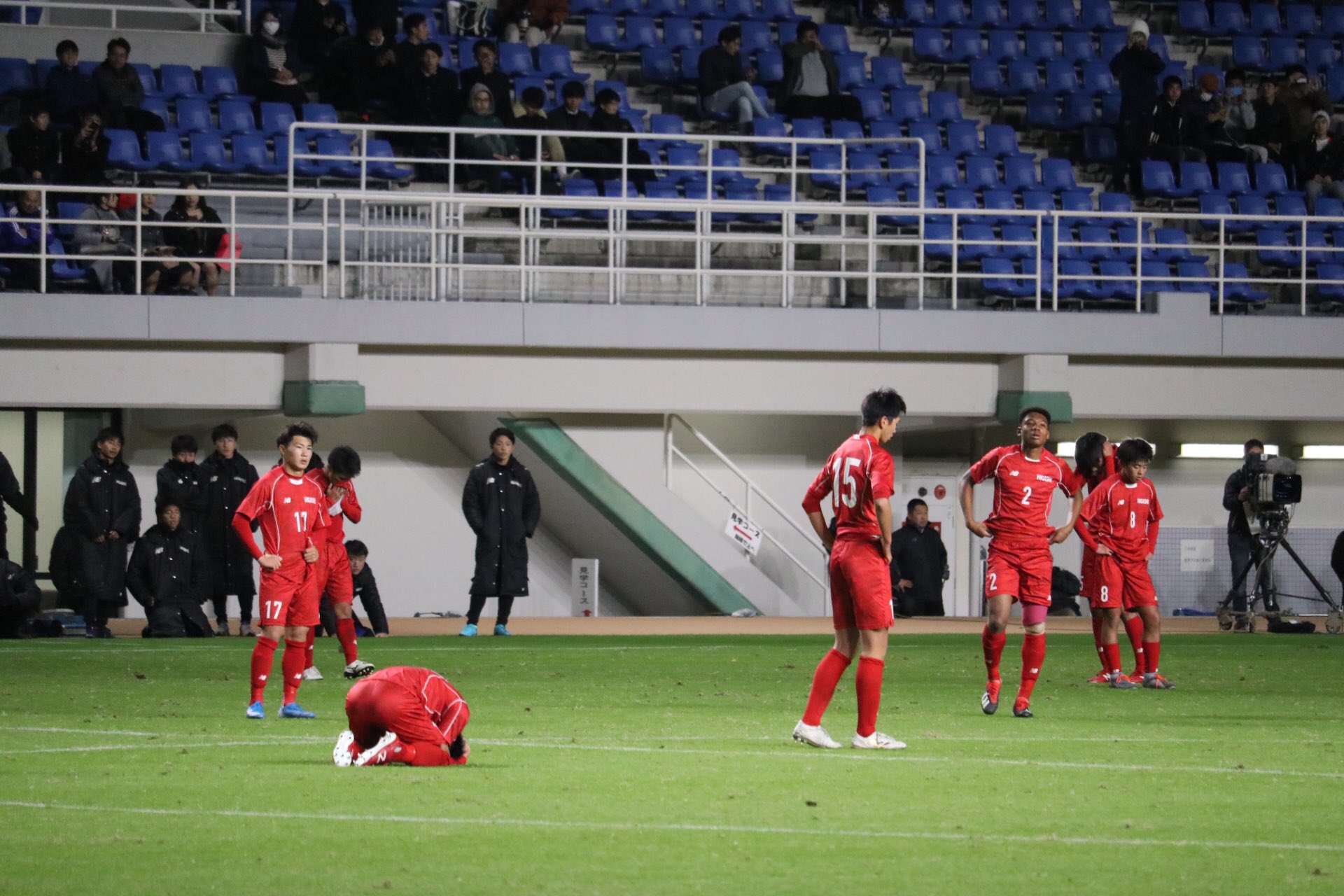 中国最顶级的青少年足球赛,日本第100届高中足球全国大赛片段