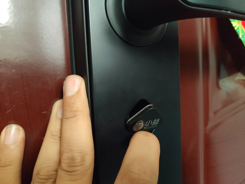 支持远程开门临时密码智能锁,智能密码锁怎样使用门卡开锁