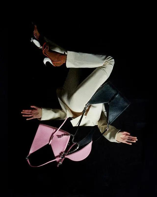 适合春天背的小众新款包推荐,春夏最值得入手的服装