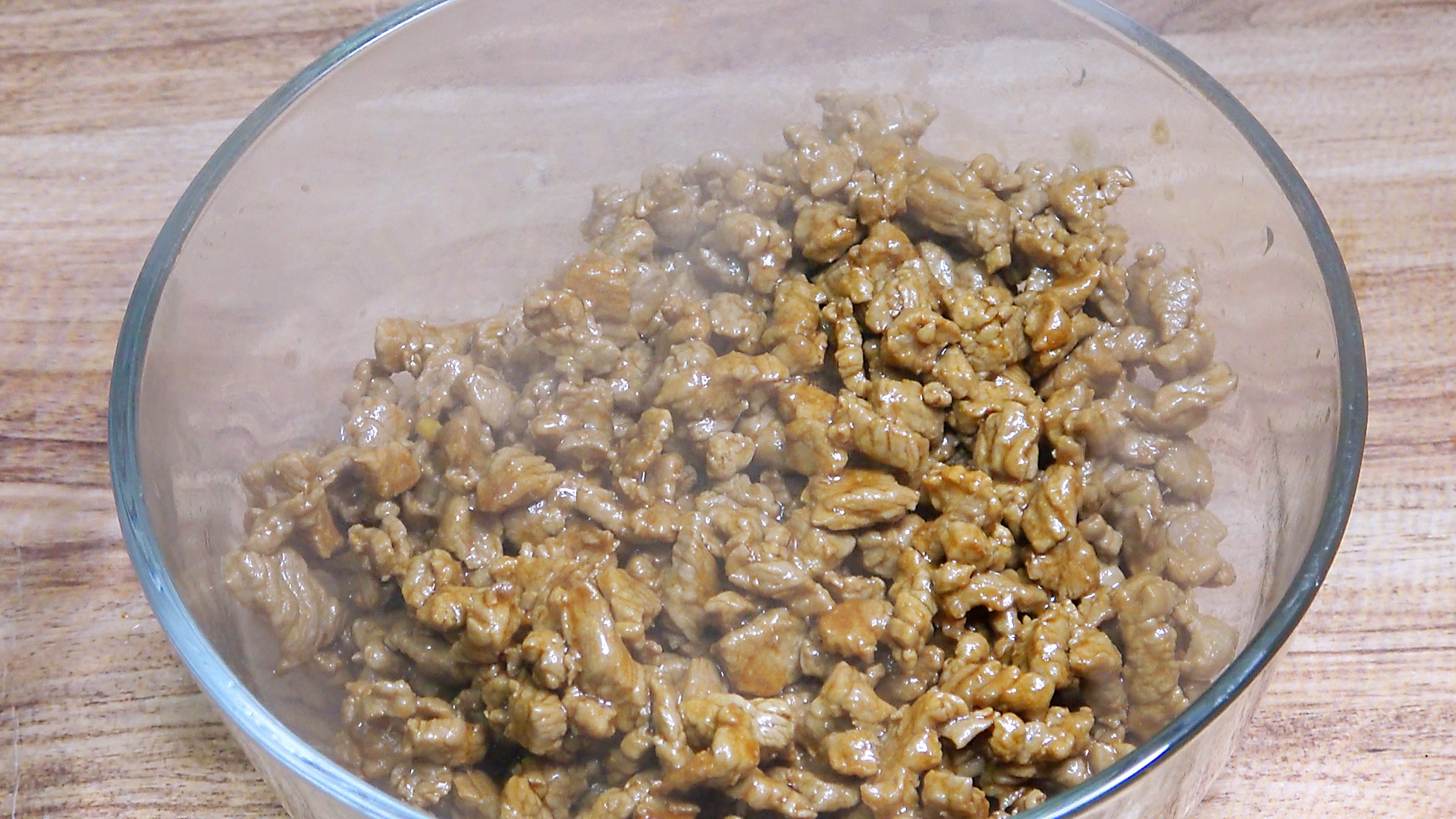 下饭神器香菇牛肉酱不是辣的,罐装下饭牛肉酱香菇味