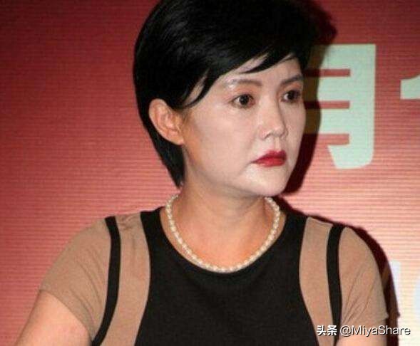 新手底妆选色技巧有哪些,底妆颜色选深一点还是浅一点