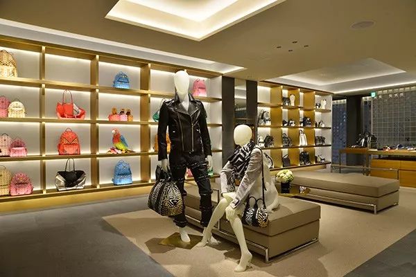 从濒临倒闭到年营收25亿,从濒临倒闭到市值266亿