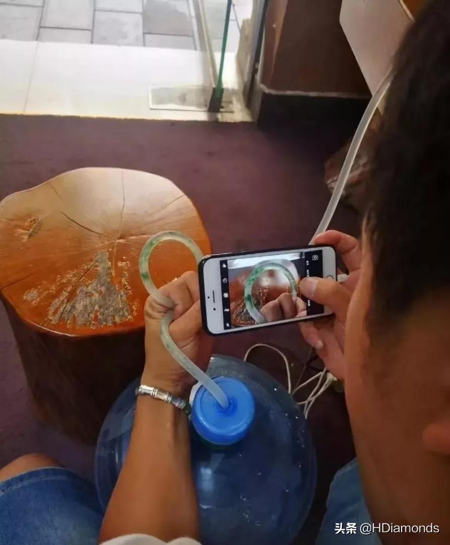 直播翡翠鉴别技巧有哪些,live直播基地卖的翡翠真假