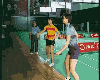 羽球教学基础握拍,羽毛球动作怎么练