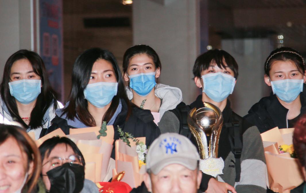 朱婷女排夺冠球迷热议,朱婷张常宁世锦赛出战悬念揭晓