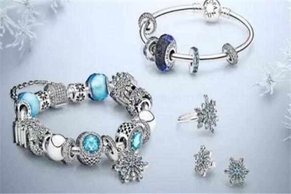 适合女生的轻奢首饰,更适合女性的首饰推荐