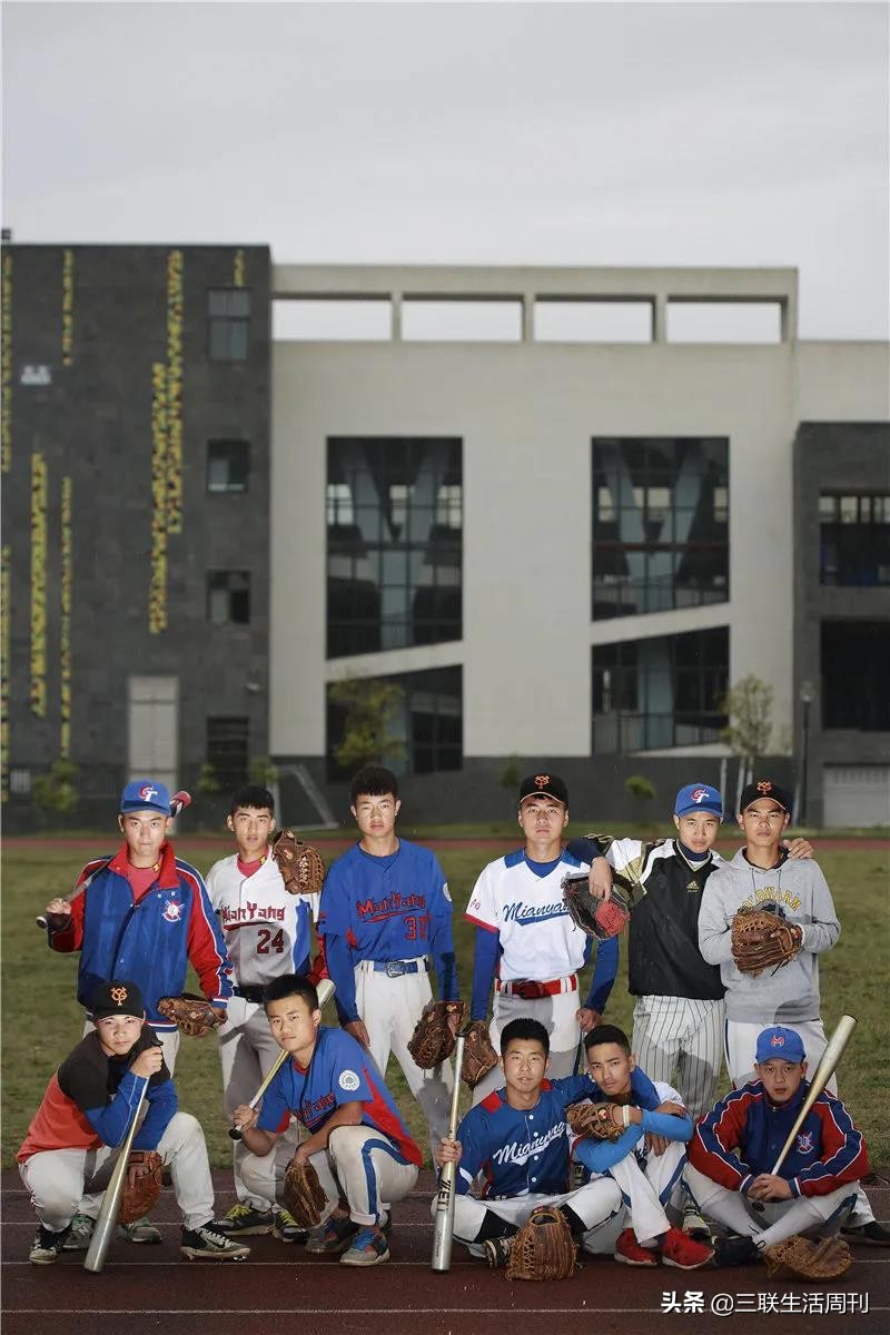 北川中学原来的样子对比,14年后的北川中学