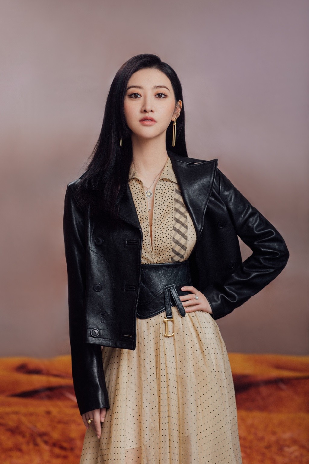 景甜妆容画法短发,景甜画细眉韵味十足