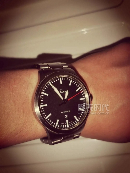 网友晒自己微信好友数量,网友晒1300手表