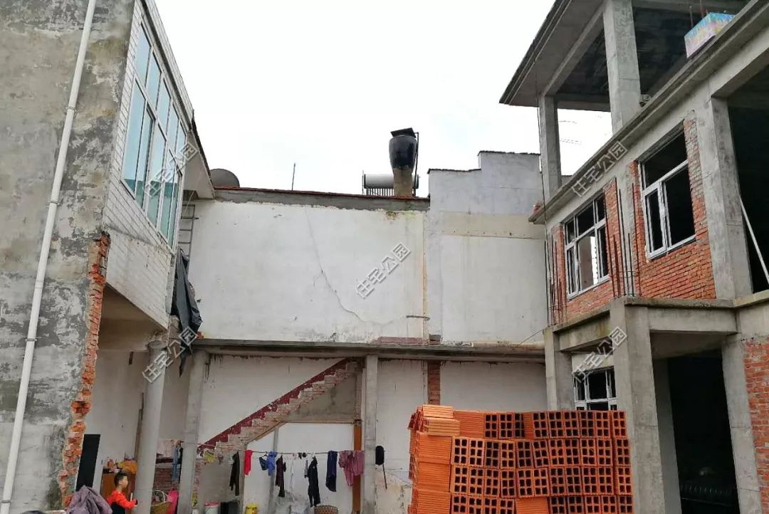 框架建房基础施工,农村建房框架结构哪里找施工队