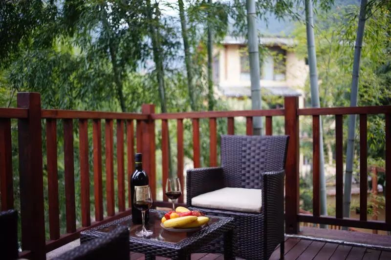 最美的民宿隐藏在森林云海,观光玻璃栈道民宿