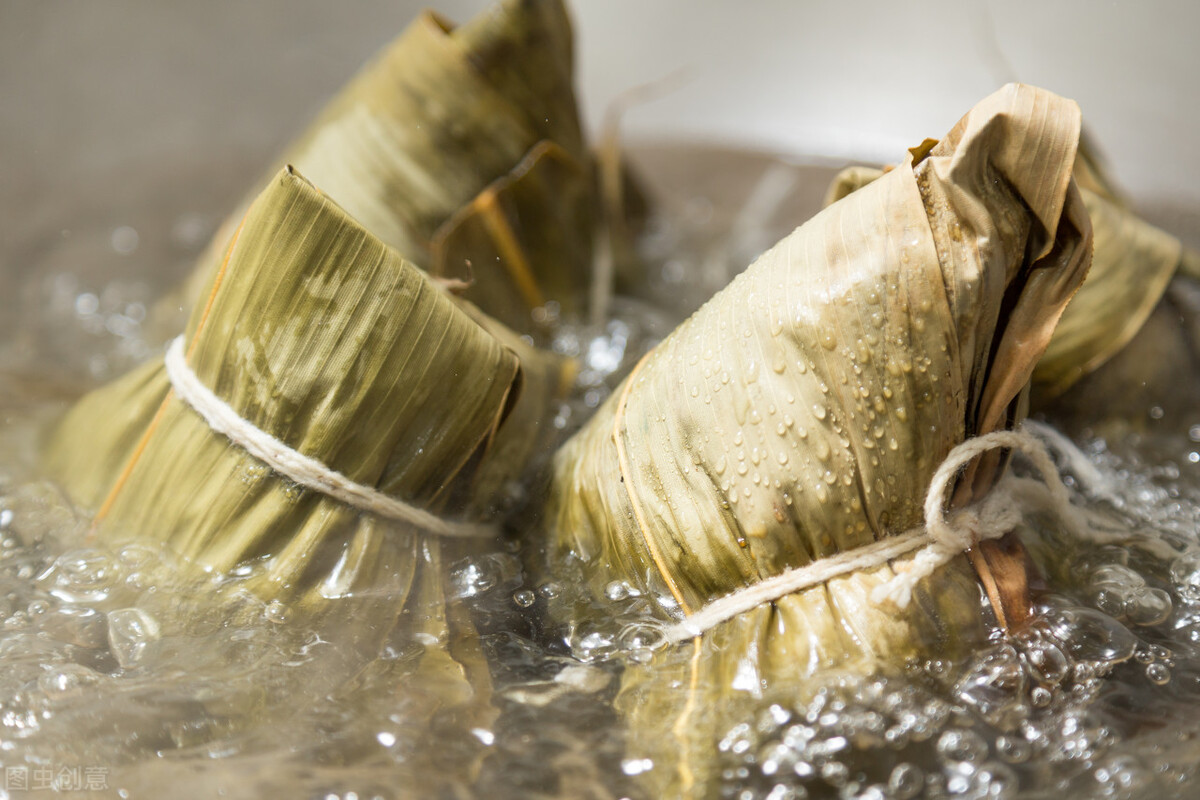 粽子放到冰箱里冷冻一年还能吃吗,吃不完的粽子千万别直接放入冰箱