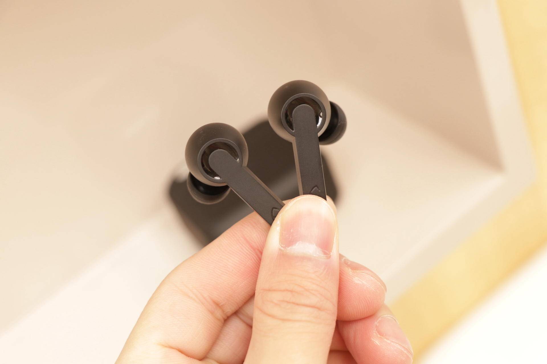 aigo蓝牙耳机t20,aigo蓝牙耳机t18还是t20好