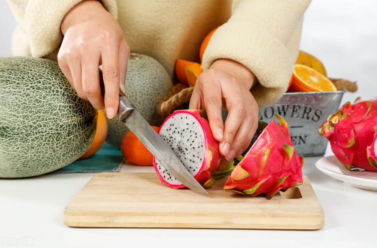 切开的火龙果发芽了还能吃吗,火龙果放几天里面发芽了能吃吗