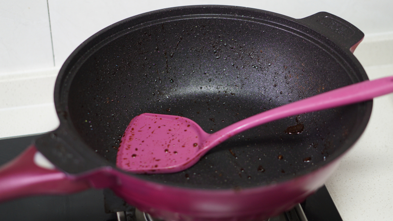 英国帝伯朗钛钻不粘锅,做一桌好菜,只需要这一口锅