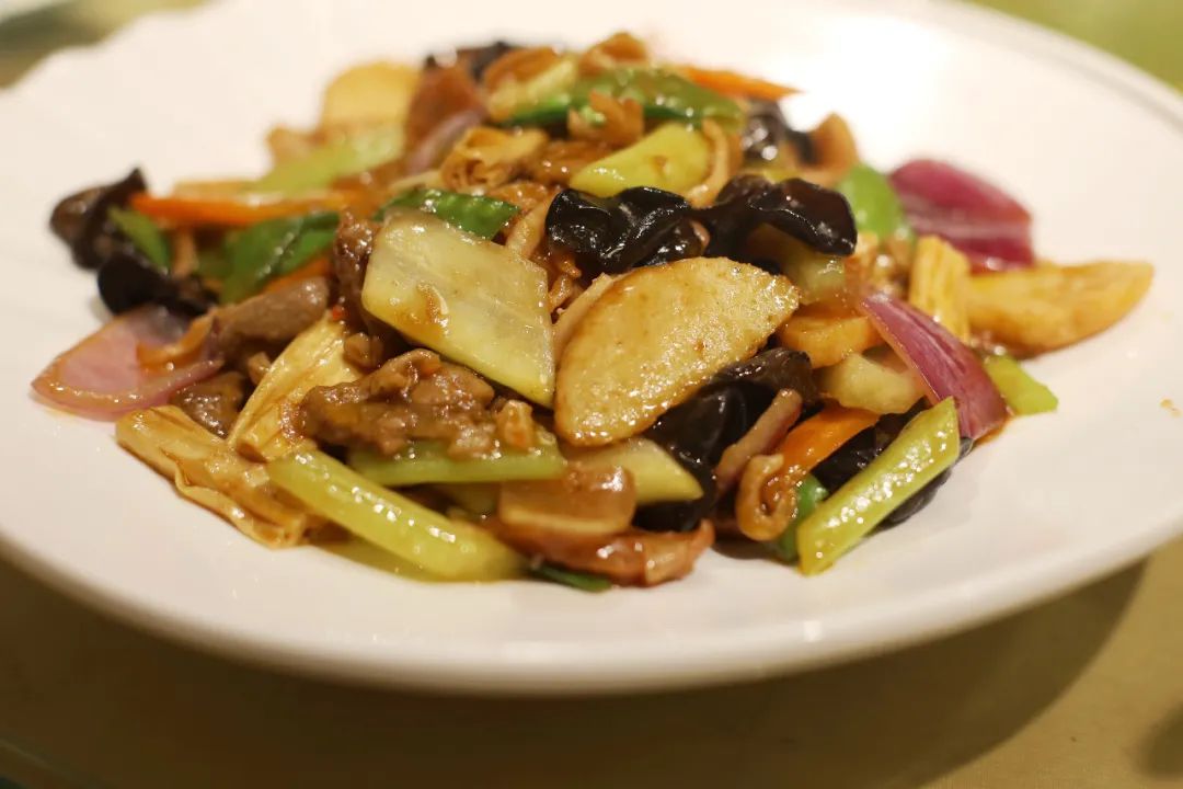 海口物价堪比内陆一线？当地数一数二的餐厅，居然人均不到50元