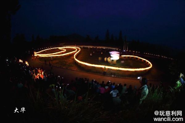 慈利龙潭河龙灯,慈利400米板板龙灯有多震撼
