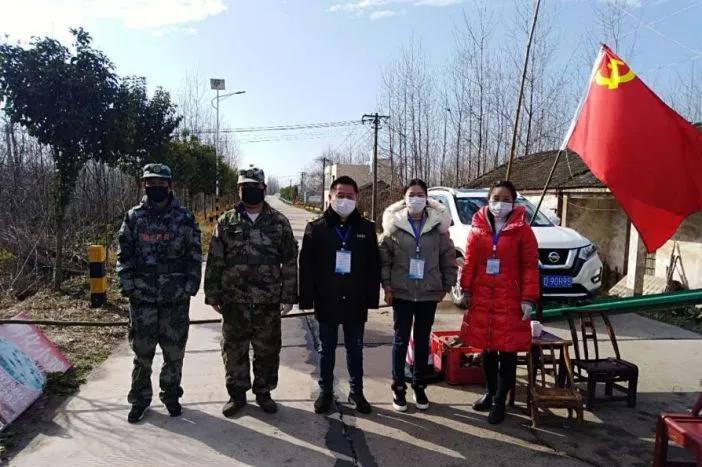 抗击疫情党员先锋队先锋岗,党旗飘扬党员冲在抗疫最前线