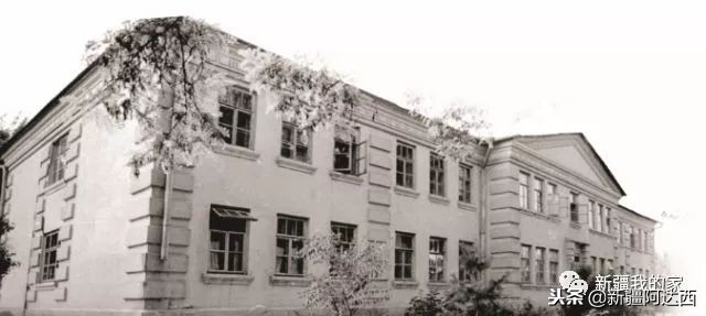 伊犁师范大学匆匆那年,终于等到你萨克斯演奏