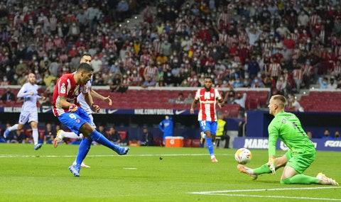 苏亚雷斯进巴萨一球,苏亚雷斯攻破巴萨大门拒绝庆祝