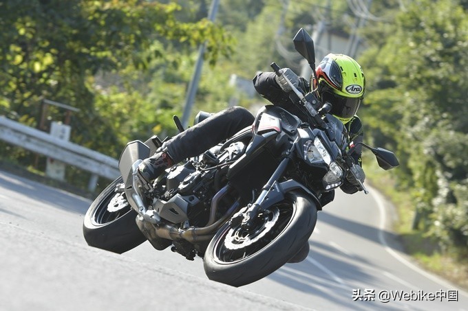 川崎z900跟川崎z1000有什么差别,川崎Z900驾驶体验