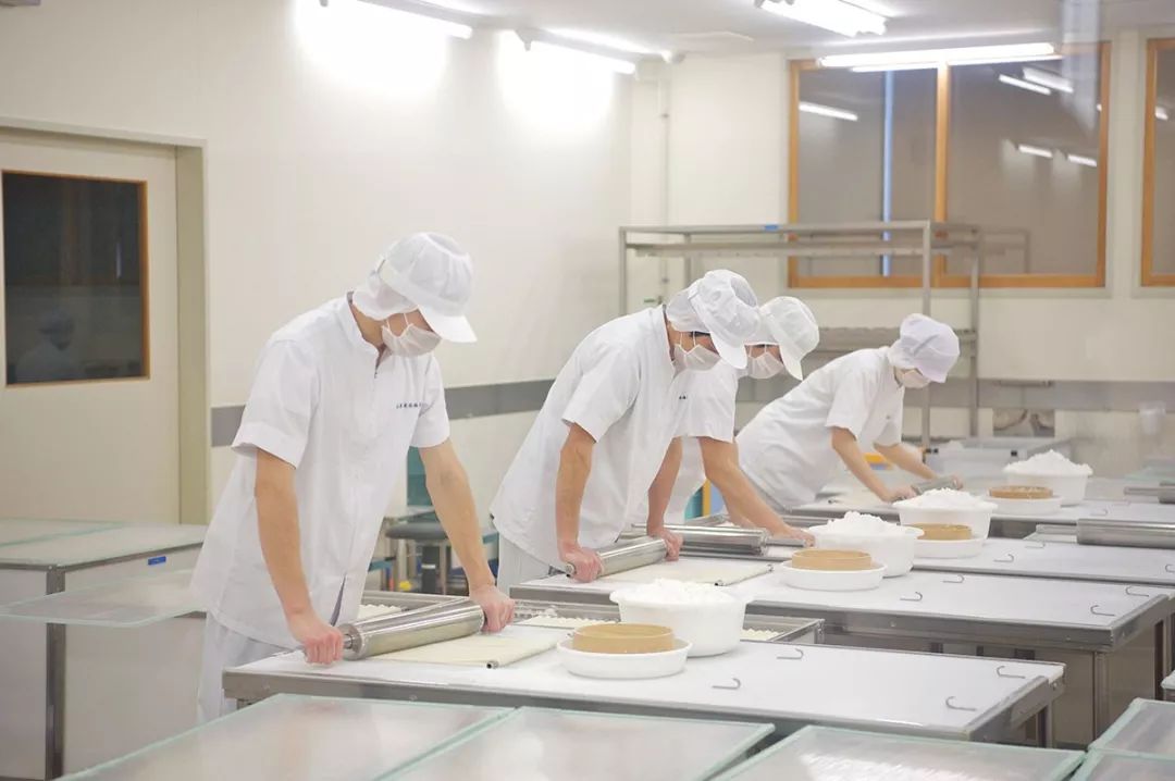 她是日本平安时代第一美人，家乡的火车和大米都以她的名字命名