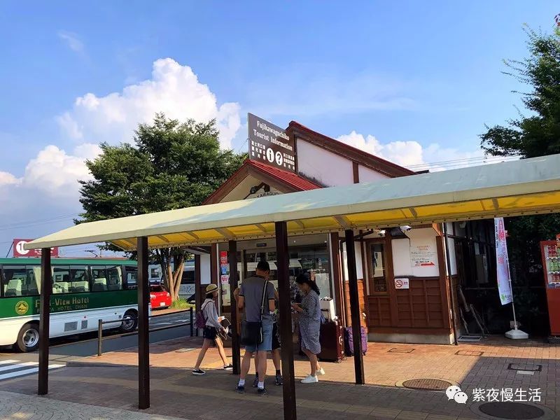 未见富士，幸运依在-秀峰阁湖月