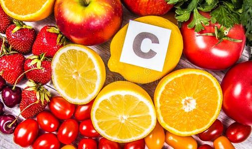 清理毛囊油脂疏通毛孔的洗发水,油脂分泌旺盛导致毛孔堵塞长痘痘