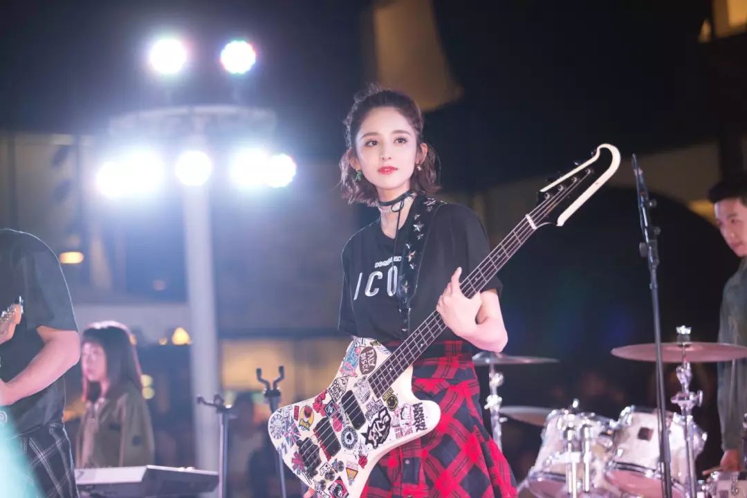 王源弹吉他完整版,王源弹吉他清唱