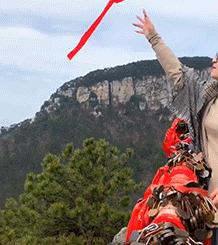 看了整整七分钟，他们最终还是上去了