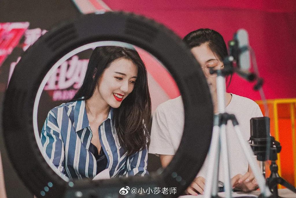 小小莎老师转型直播,小小莎直播收入