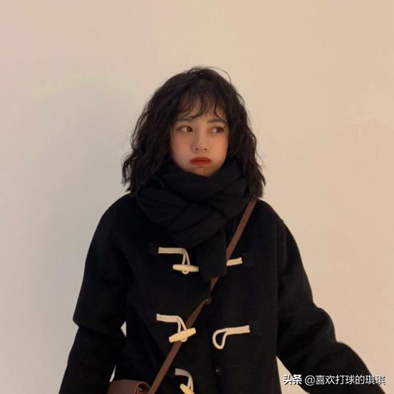 纯欲系女神脸型适合什么发型,既温柔又显气质的发型