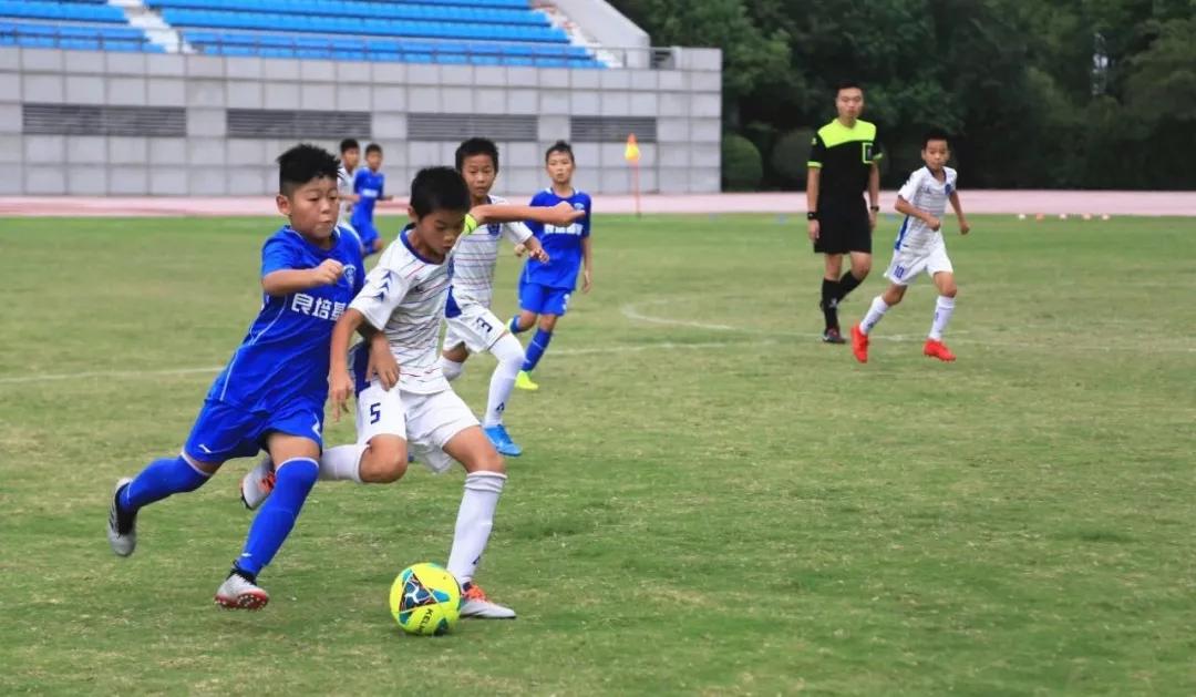 周末去哪里边玩耍边学习?来幸运星吧!我们在绿茵场等你