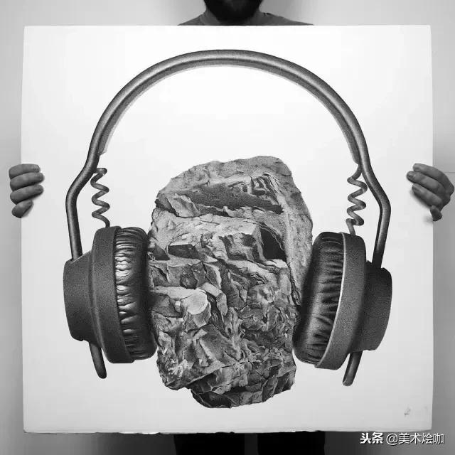 用1支针管笔点画了200小时，结果很惊人