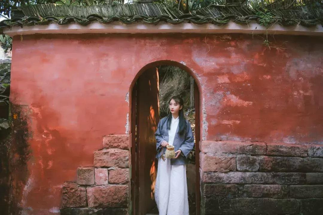 去黄山休宁登这座山！不去北京，也能拍出故宫范er！