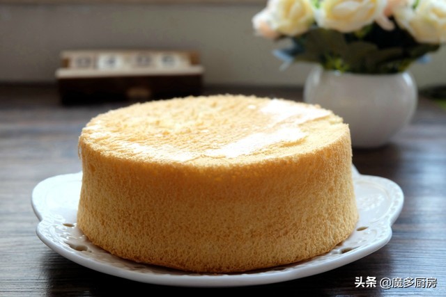 如何用鸡蛋和面粉做最简单的蛋糕,鸡蛋面粉和白砂糖做蛋糕不用牛奶