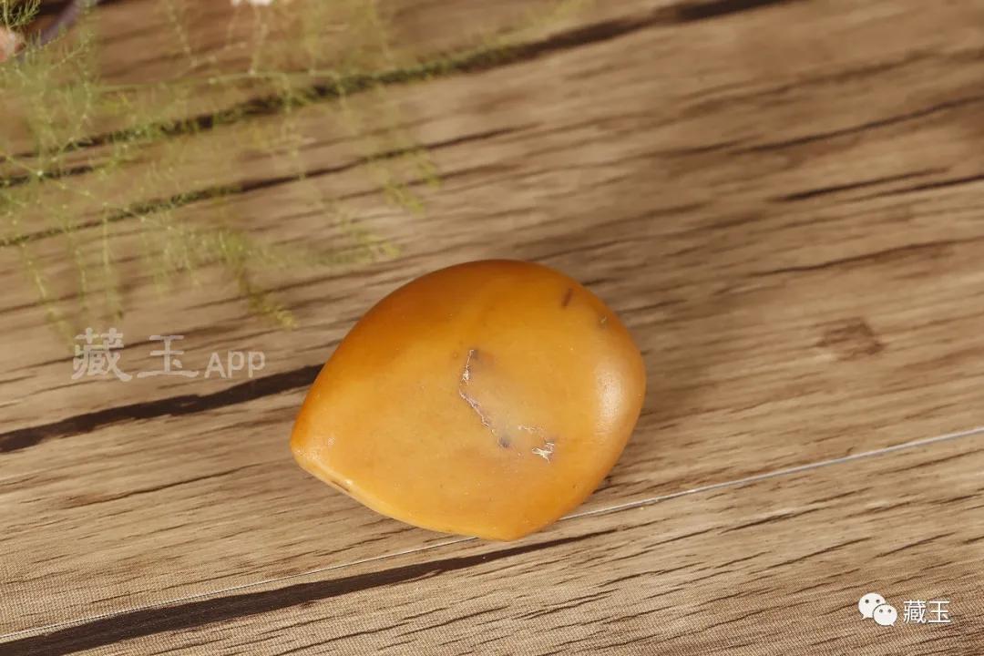 栗子黄玉和鸡油黄有什么区别,和田玉沁料