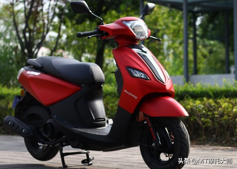 4980元,解析低价踏板*江豪**110:德尔福电喷,外观像巧格i