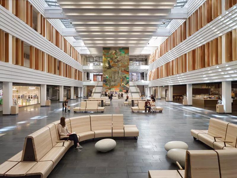 女友看上了莱昂纳多？世界首富争锋吃醋，秀肌肉“威胁”小李子