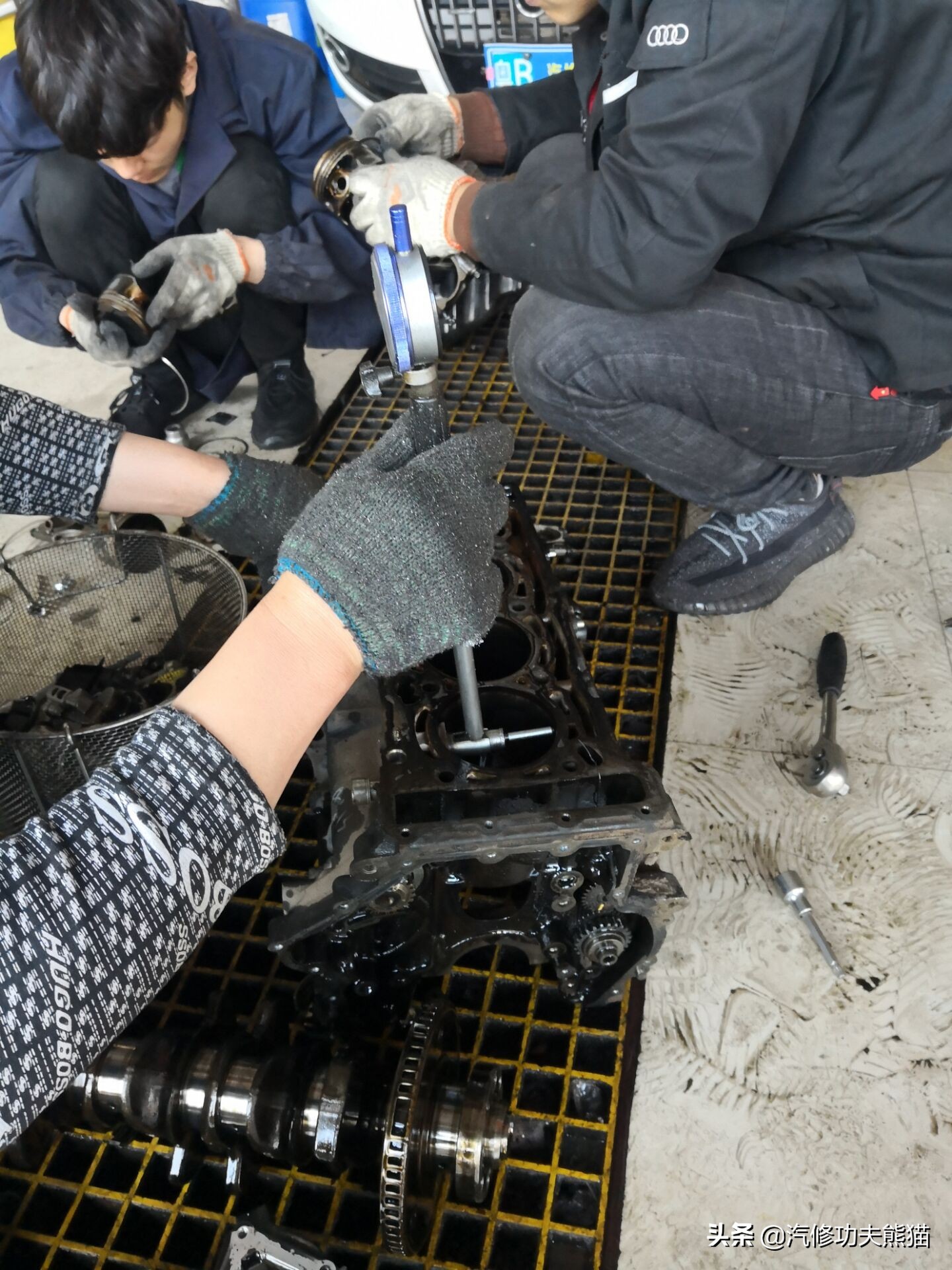 2011款奥迪q5烧机油怎么彻底解决,奥迪q5三代ea888发动机烧机油原因