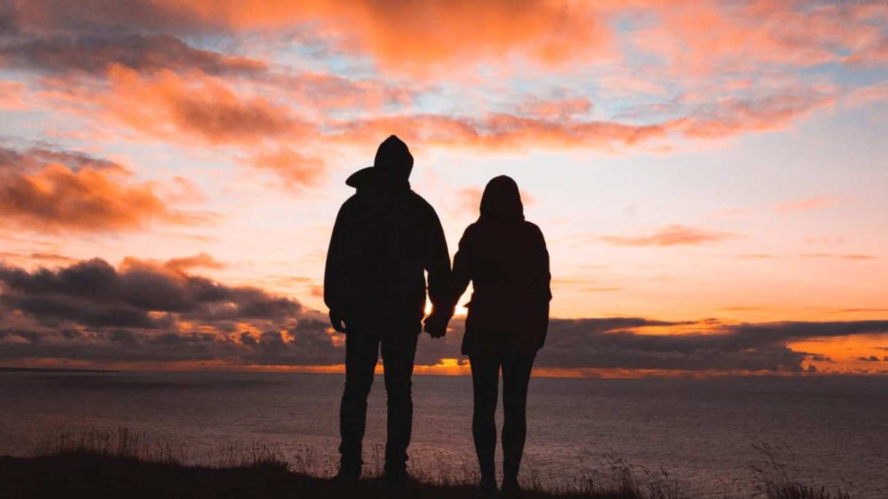 拿到加拿大枫叶卡怎样入籍,子女在加拿大父母如何申请枫叶卡