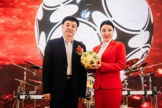 文汇天下，与时俱进，铸新辉煌